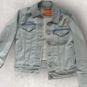 Levi • Light Denim Jean Jacket • XS